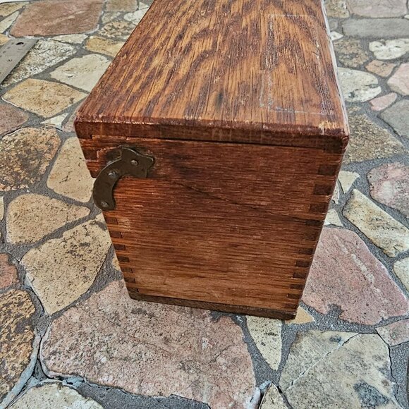 Vintage Wooden Recipe Box With Hinged Lid & Card Guides, Lightweight - Picture 4 of 9